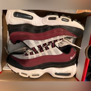 Boys Nike AirMax 95 size 4